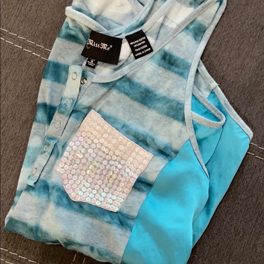 Fashion Tank - Picture 3 of 3